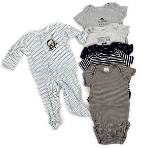 Lot‎ of Baby Boy Onesies and Sleeper Carter's Sz 6 Months